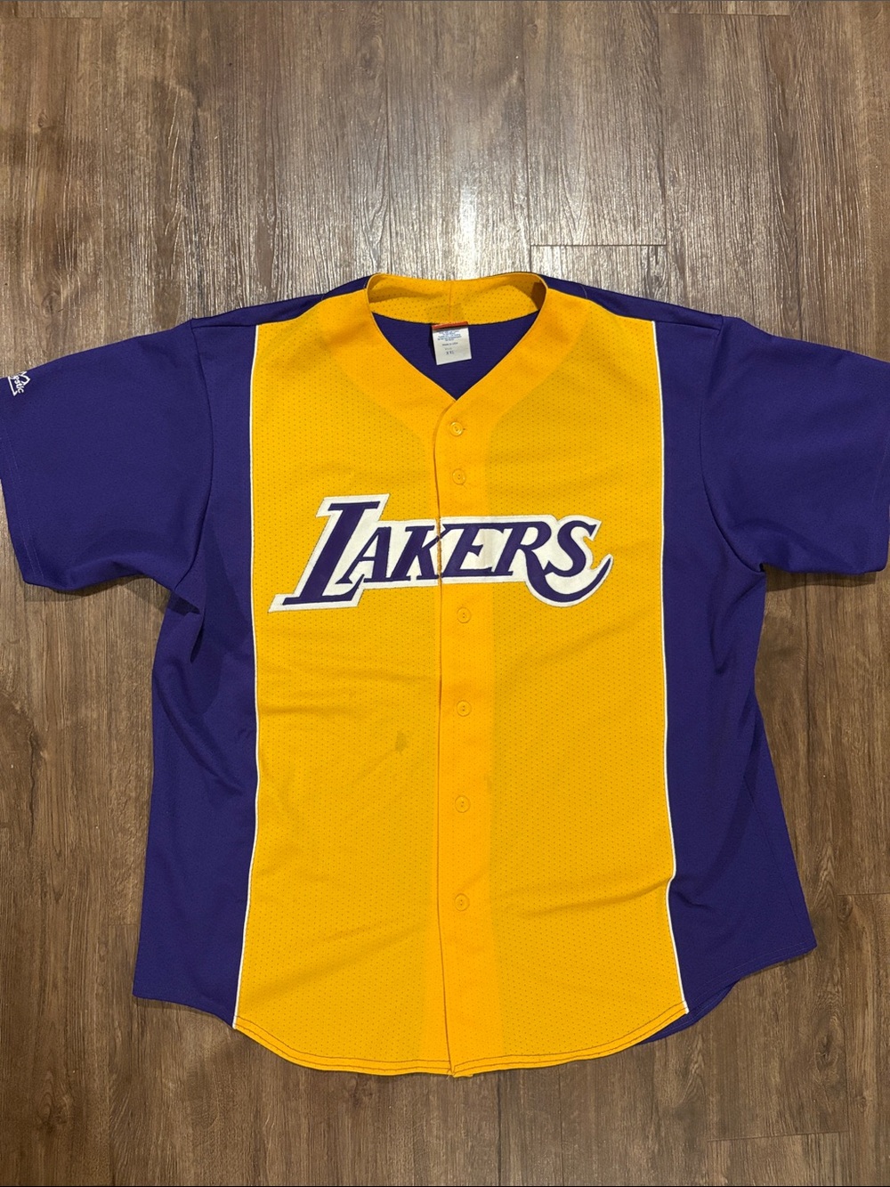 Vintage majestic Los Angeles Lakers men’s two XL baseball jersey